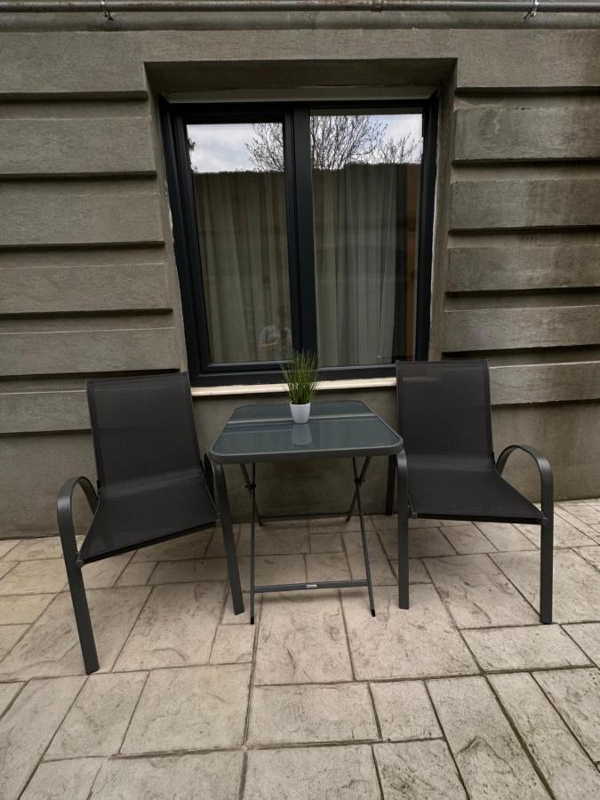 Golden Garden Luxury Apartment In ブカレスト エクステリア 写真